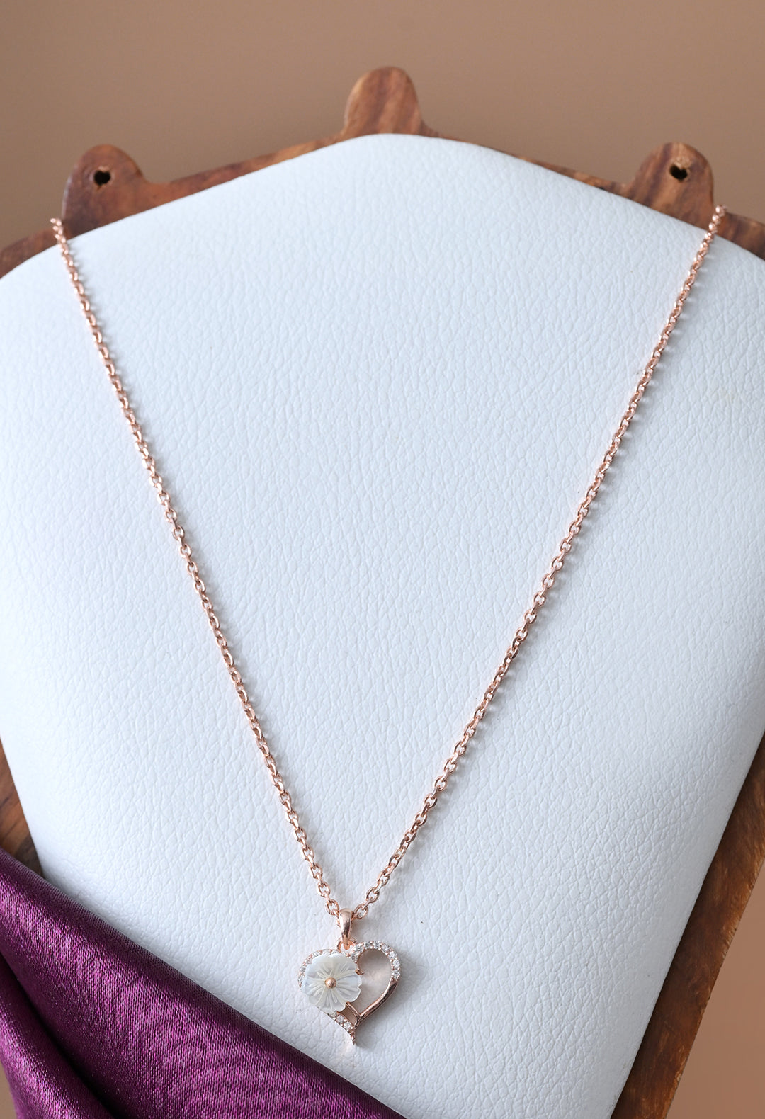 Heart Flower Mop Necklace