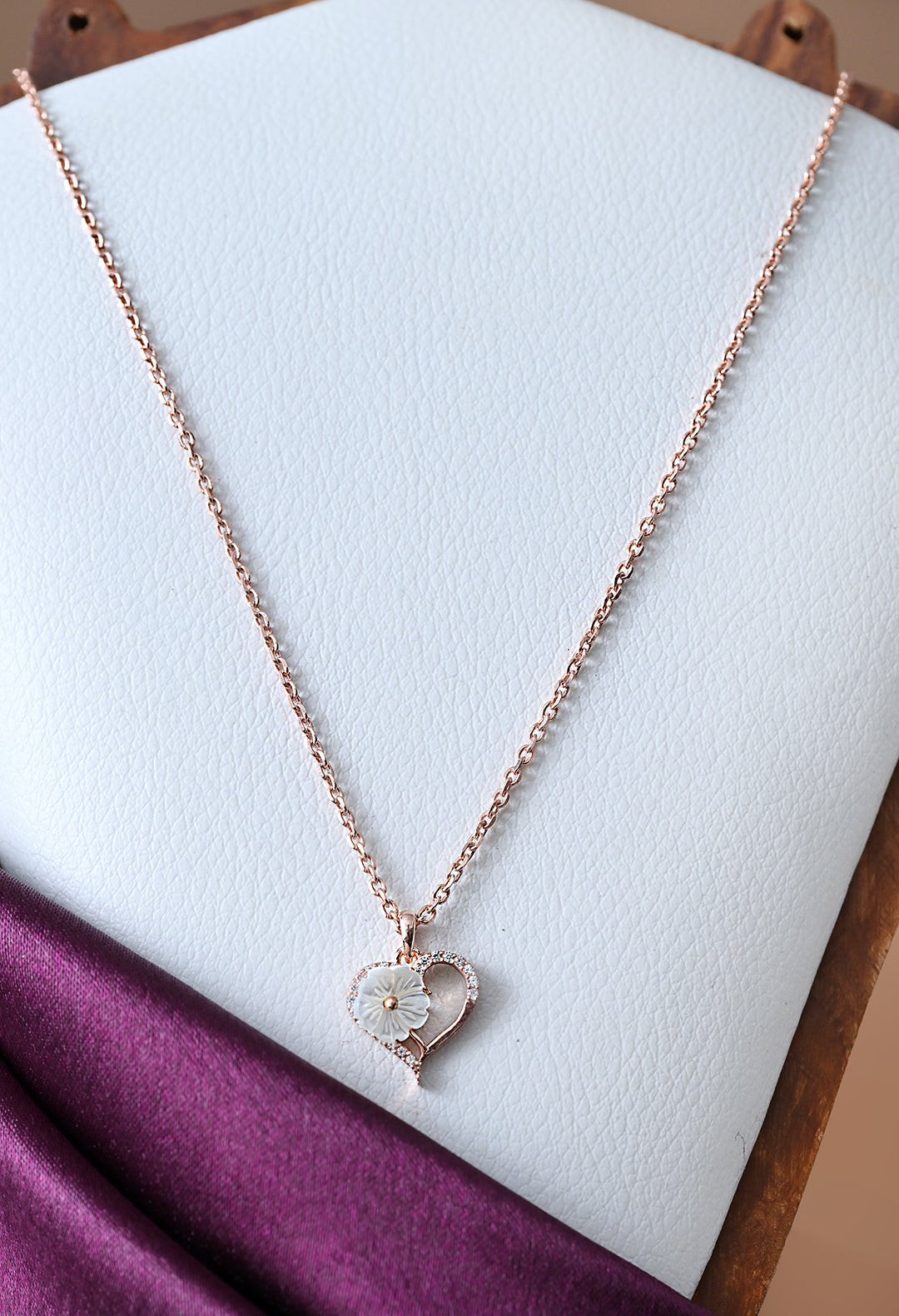 Heart Flower Mop Necklace
