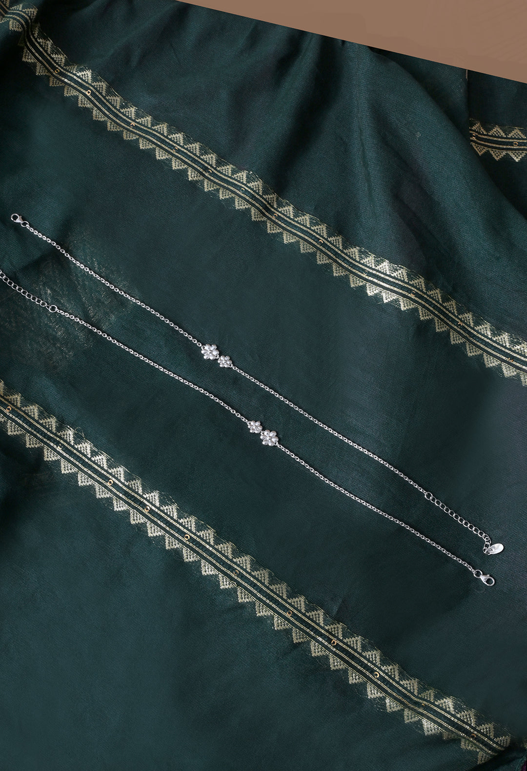 Heart Shaped Accent Anklet