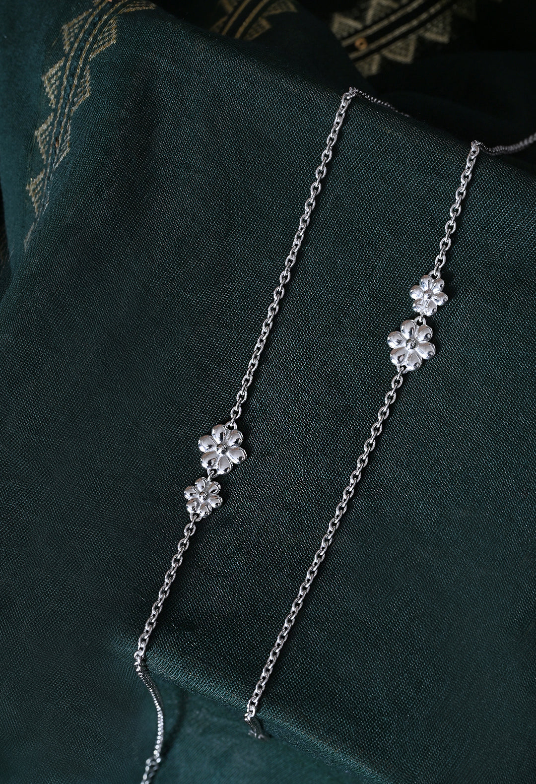 Heart Shaped Accent Anklet
