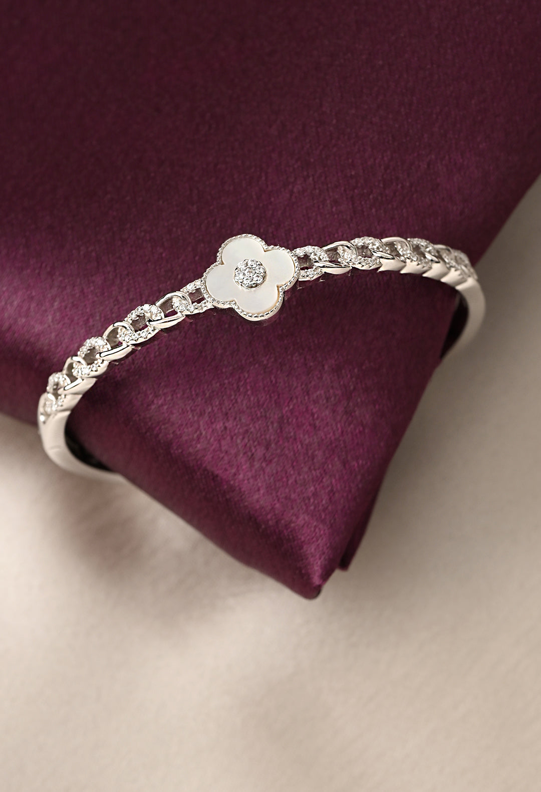 Flora cuff