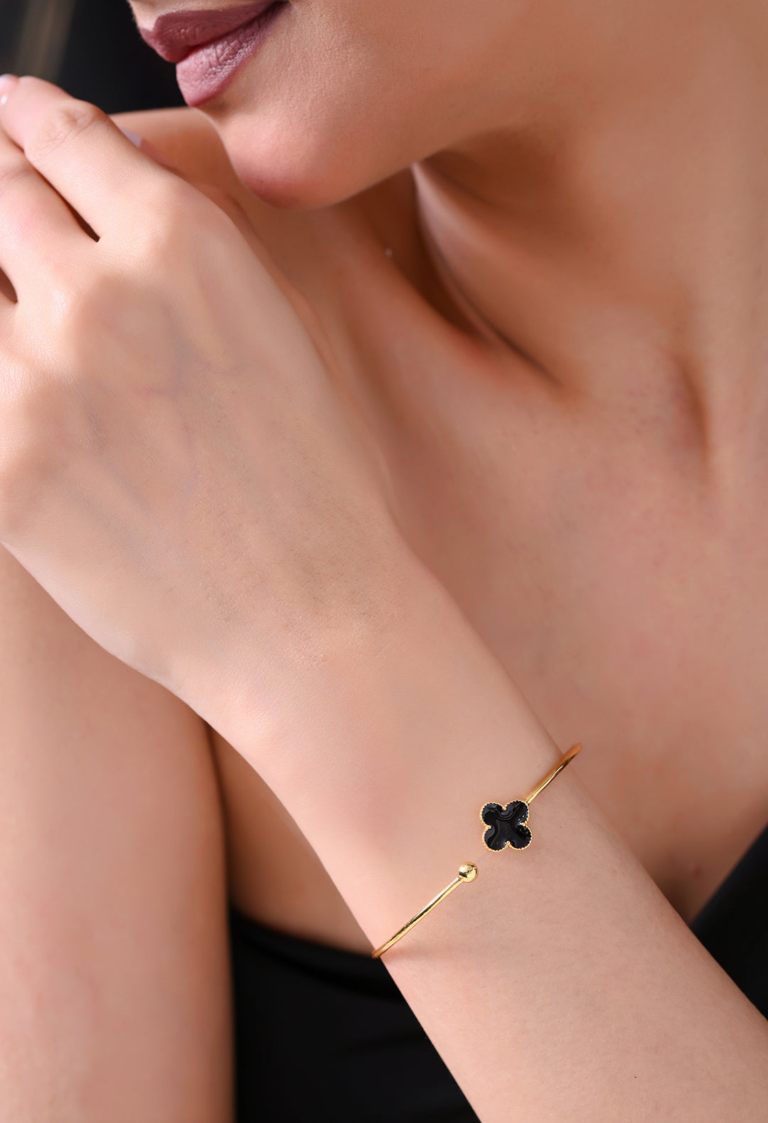 Onyx Clover Kada