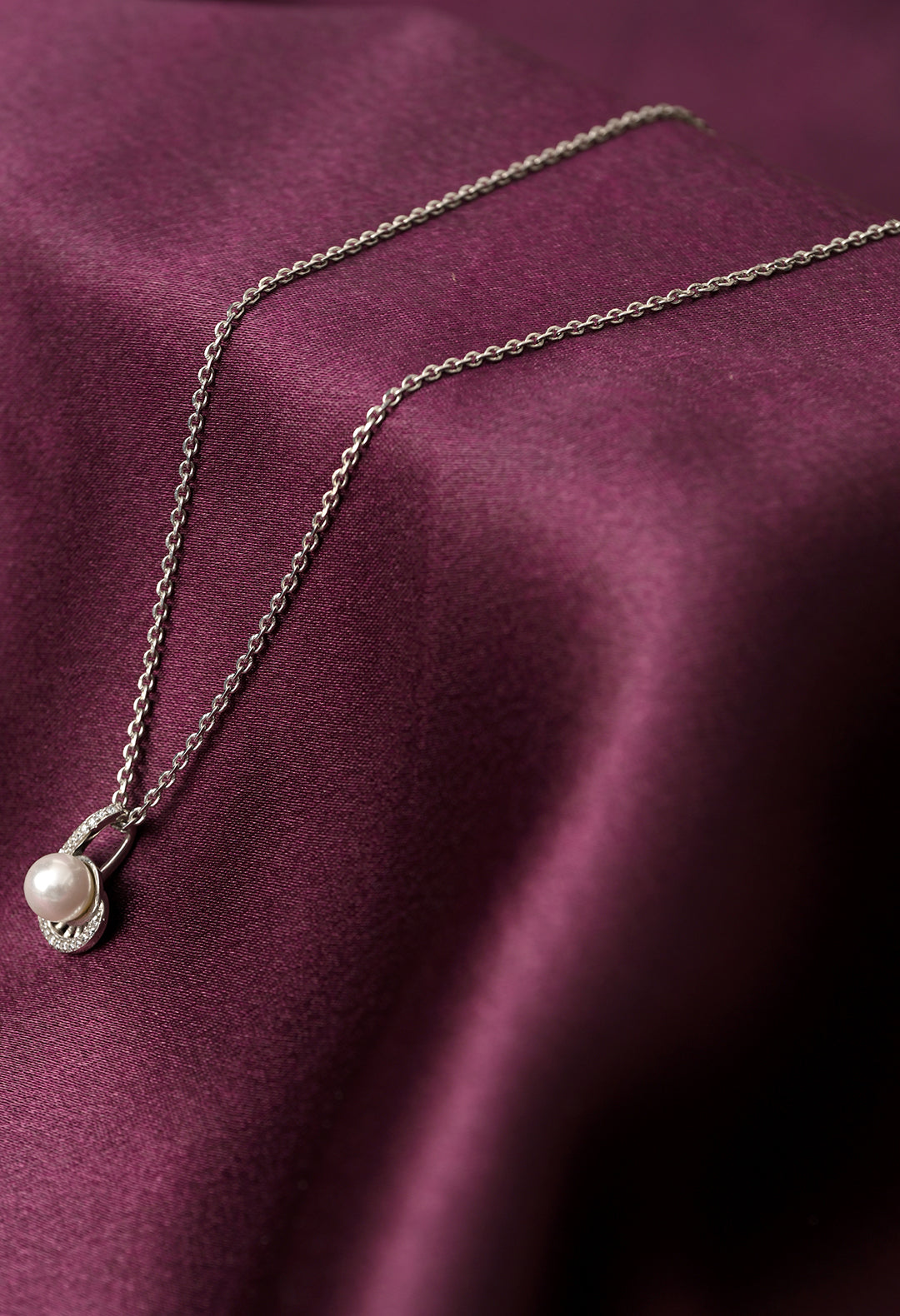 Chain necklace with pearl musical note