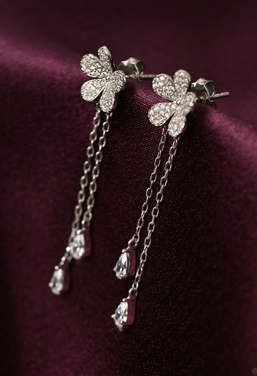 Daisy Dangle Earrings