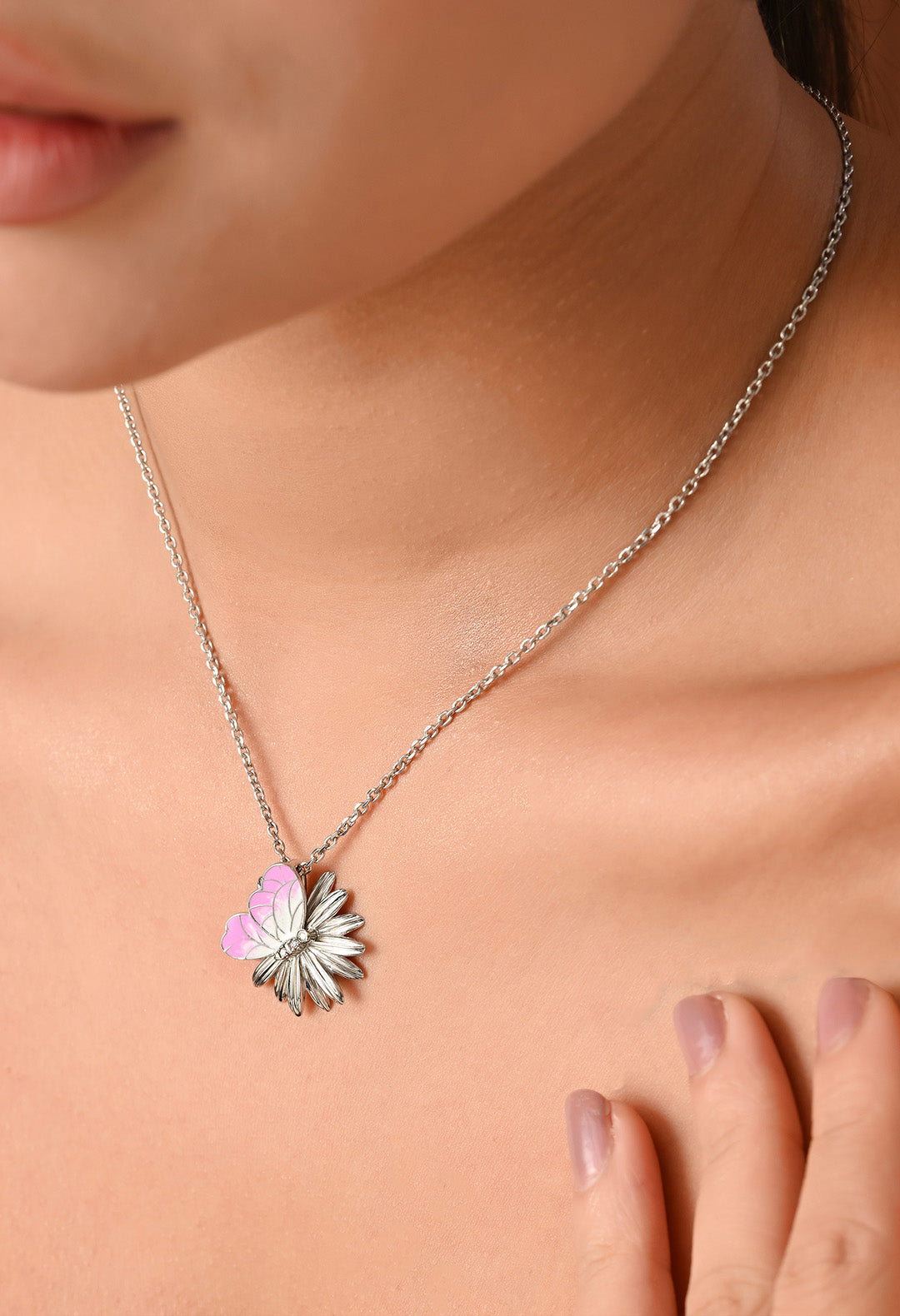 Chain Necklace With Butterfly On Flower